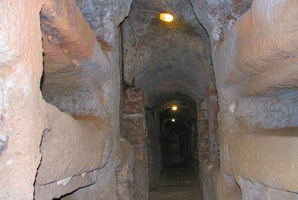 Discover Catacombs