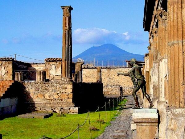 Pompeii archaelogical site-2